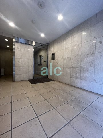 板橋区成増２丁目の賃貸マンションのエントランス