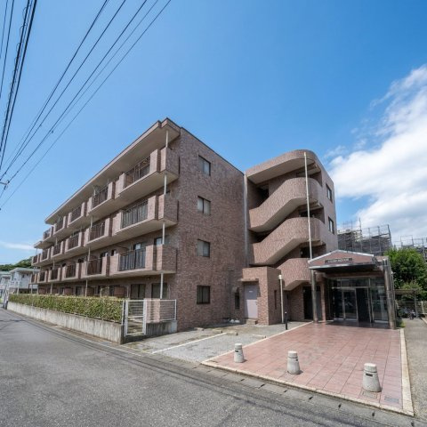 落ち着いた雰囲気の外観です★