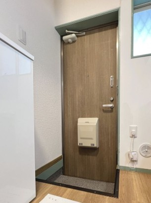 入間市大字下藤沢のアパートの玄関