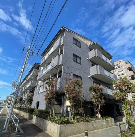 グランドゥール三園の外観