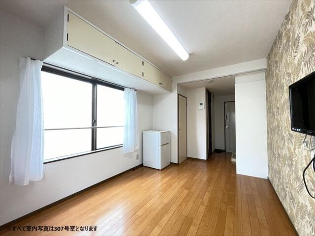 川崎市多摩区三田１丁目の賃貸マンションの居間・リビング