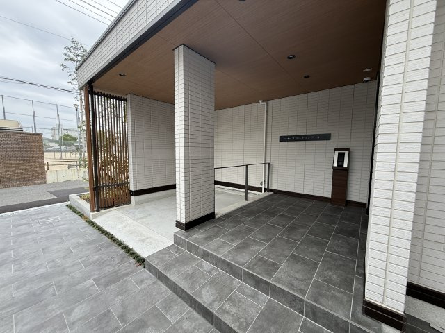 【エントランス】 | ココルトリシア