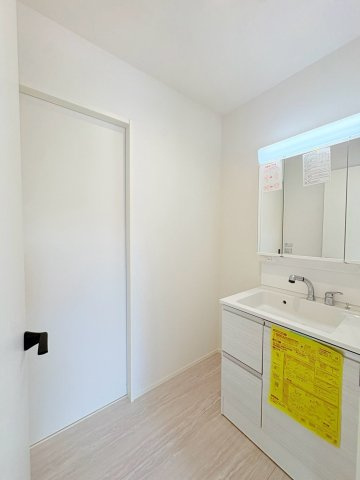 狭山市下奥富　新築分譲　西武新宿線『新狭山駅』徒歩30分　【奥富小学区】の独立洗面台