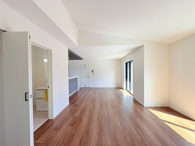 狭山市下奥富　新築分譲　西武新宿線『新狭山駅』徒歩30分　【奥富小学区】の居間・リビング