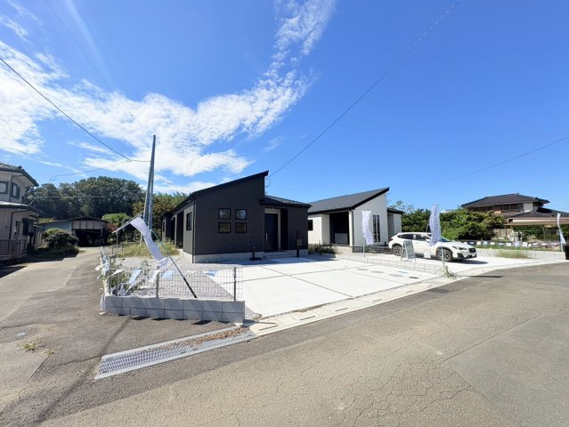 狭山市下奥富　新築分譲　西武新宿線『新狭山駅』徒歩30分　【奥富小学区】の前面道路含む現地写真