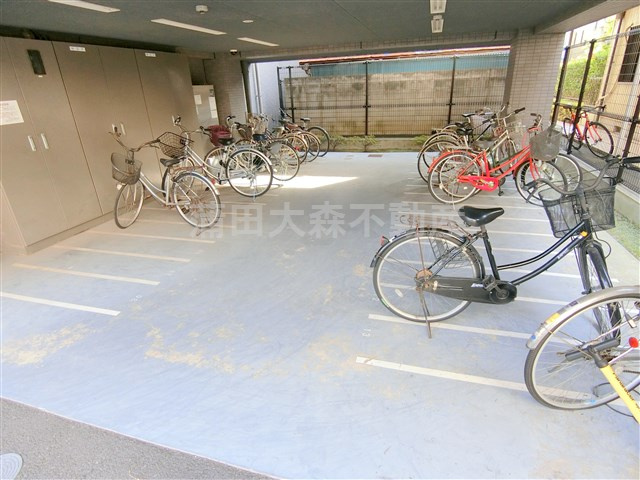 ルーブル千鳥町弐番館のその他共用部分|屋根付き無料駐輪場