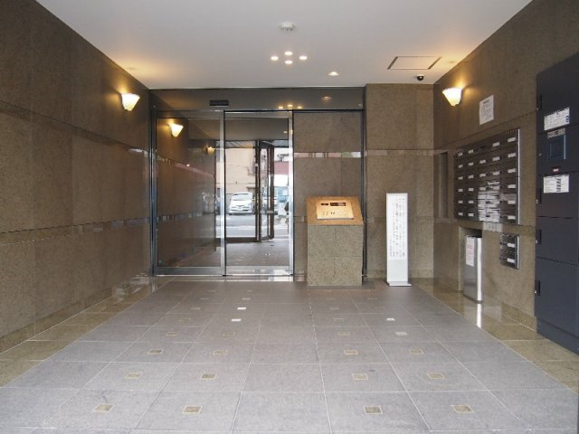 ルーブル千鳥町弐番館のエントランス