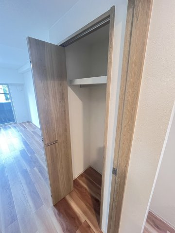 大阪市旭区大宮４丁目の賃貸マンションの収納