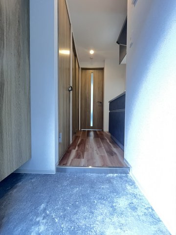 大阪市旭区大宮４丁目の賃貸マンションの玄関