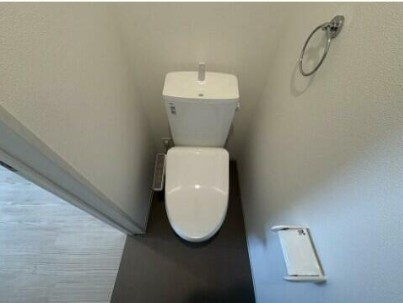ジーメゾン加茂宮のトイレ