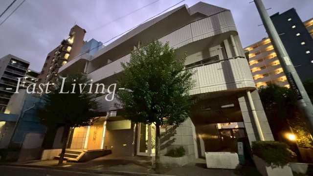 ステージグランデ市谷薬王寺のエントランス