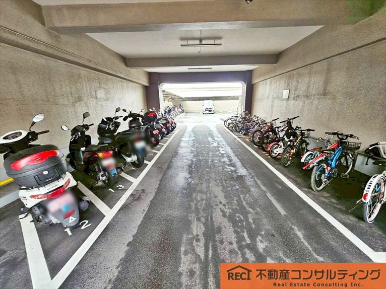 メガロコープ西宮Ⅱ1号棟の駐輪場