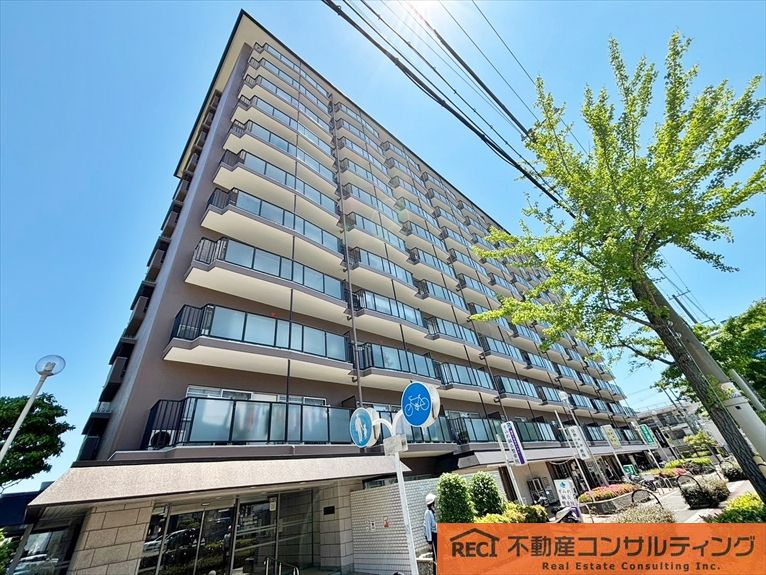 メガロコープ西宮Ⅱ1号棟の外観