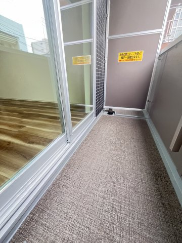 大阪市旭区大宮４丁目の賃貸マンションのバルコニー