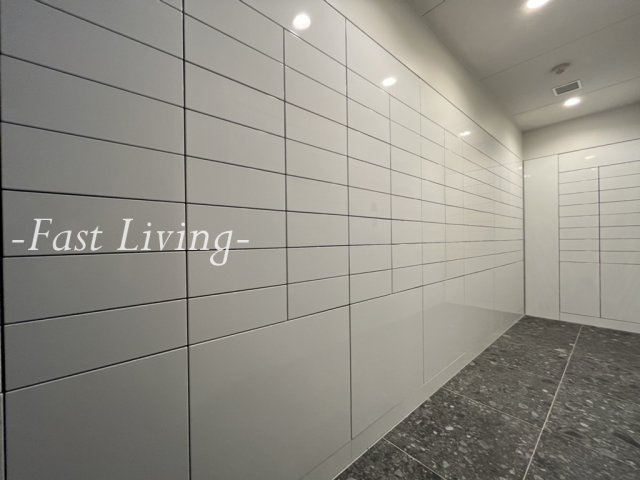 LIBR GRANT 四谷三丁目のロビー