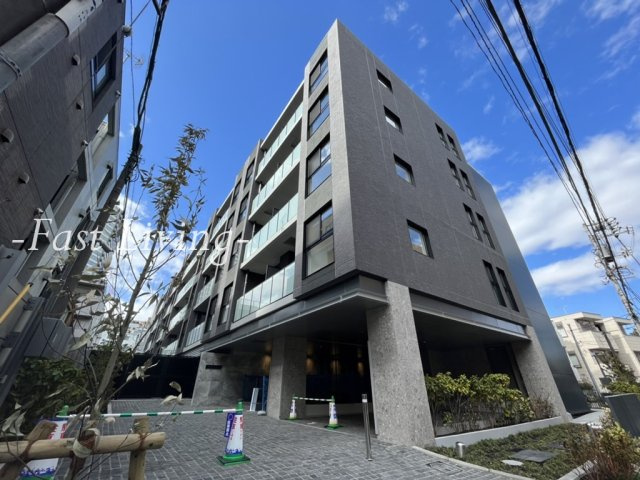 LIBR GRANT 四谷三丁目のエントランス