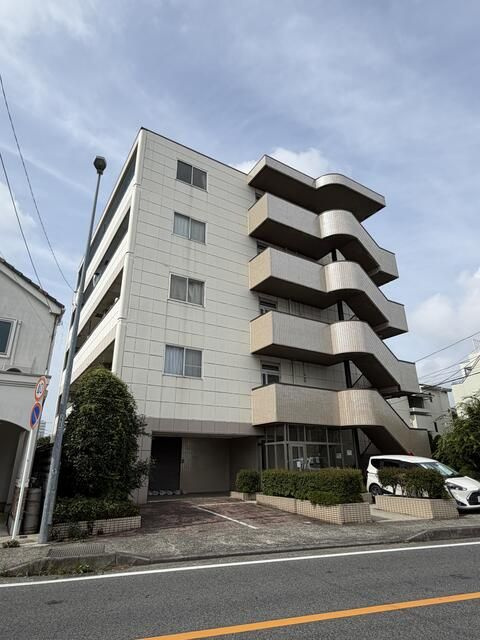 レジデンスカープ厚木の外観