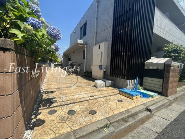 ウイステリア関口の外観
