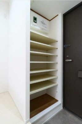 メイツ品川南の収納|玄関収納