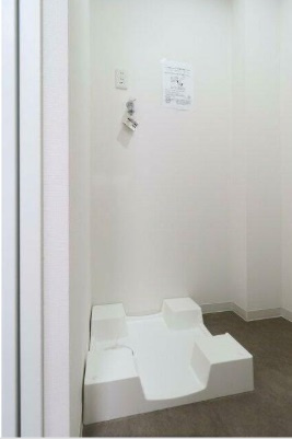 メイツ品川南のトイレ|室内洗濯機置場
