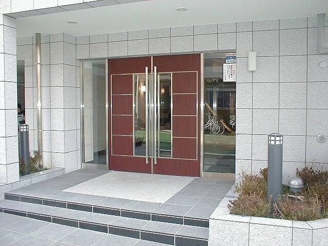 ステージグランデ茗荷谷のエントランス