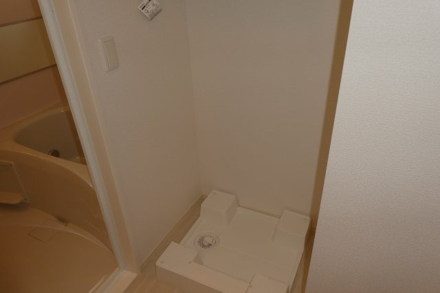 倉敷市真備町箭田のアパートのその他|洗濯機置き場