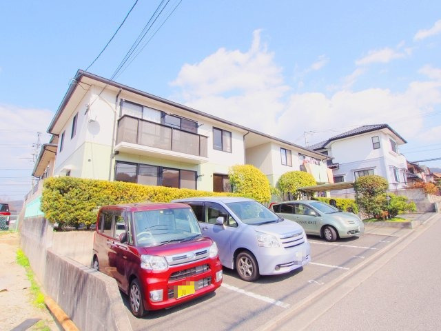 グリーンゲイブルズの駐車場