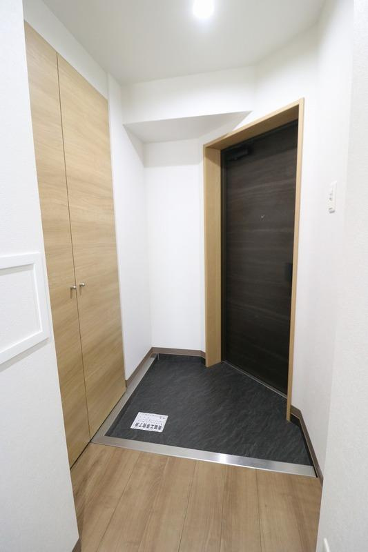 福岡市博多区須崎町の賃貸マンションの玄関