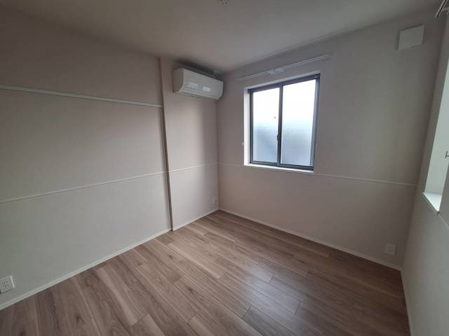 ＬＥＡＦ　ＭＯＯＮの洋室|★キレイなフローリングのお部屋です★