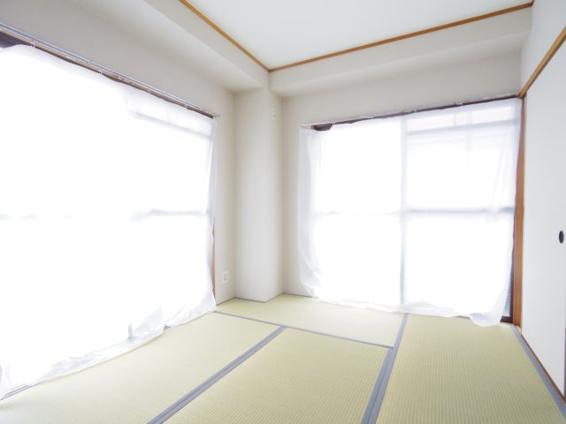 リファイン山加の内装