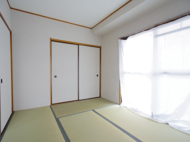 リファイン山加の内装