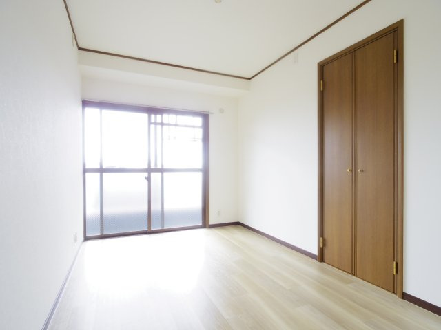 リファイン山加の内装