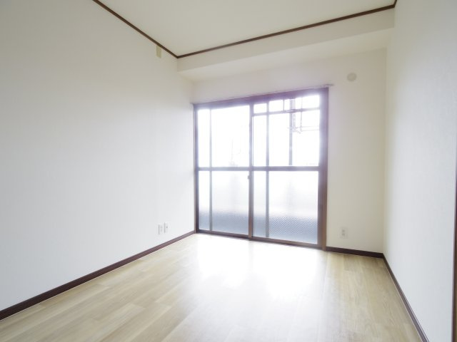 リファイン山加の内装