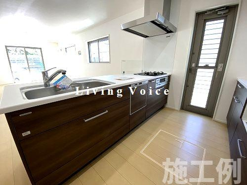 【仲介手数料０円】藤沢市渡内4丁目3期　新築一戸建て　1号棟　全2棟のキッチン|藤沢市渡内4丁目3期　新築一戸建て　1号棟　全2棟