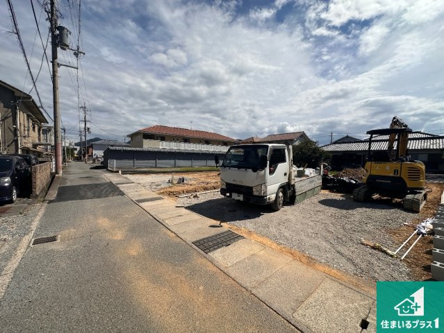 西脇市和田町　第8期　新築一戸建ての前面道路含む現地写真|周辺は落ち着いた街並みの住宅地！子育てがしやすい住環境です！まだ未完成ですが、現地でしかわからない事もございます。是非一度ご覧ください。