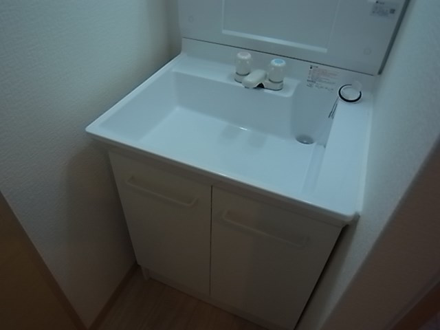 尼崎市立花町４丁目の賃貸マンションの洗面所