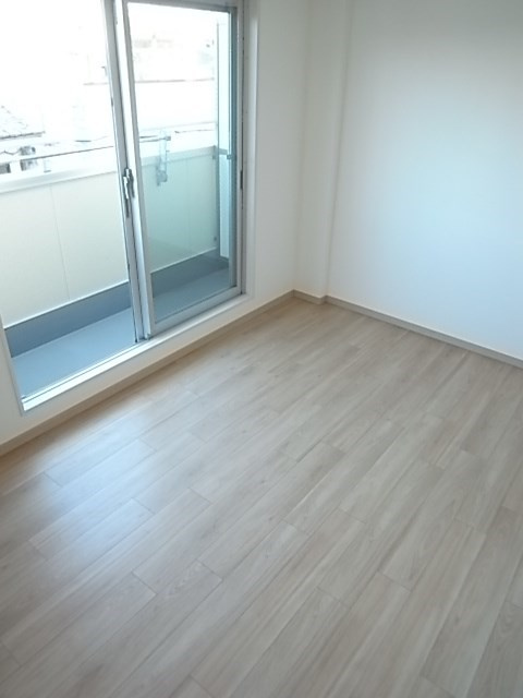 尼崎市立花町４丁目の賃貸マンションの居間・リビング