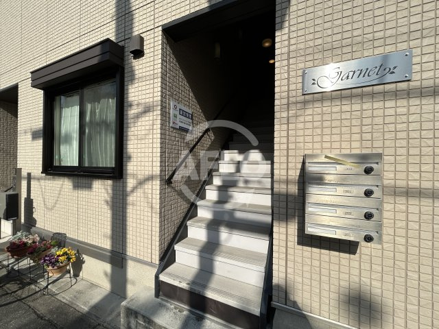 GARNETのエントランス|エントランス