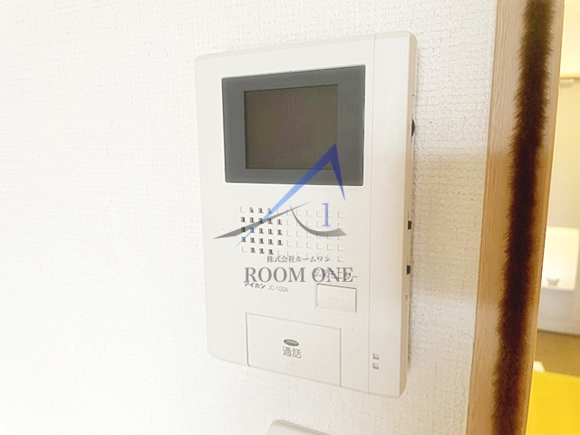 クライス四谷のセキュリティ|モニター付きインターホンです。