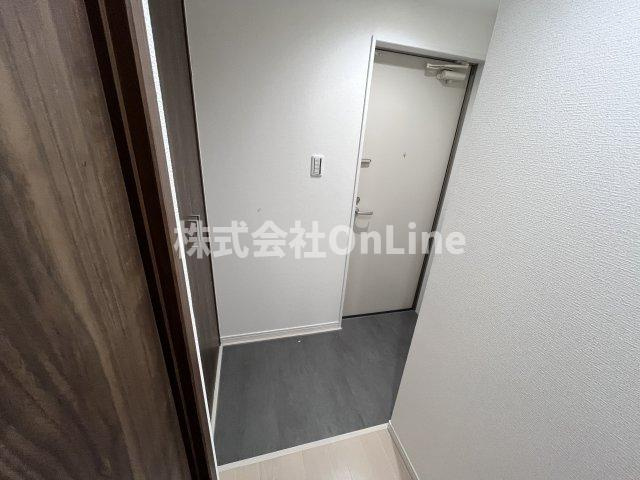 大阪市平野区加美東４丁目のアパートの玄関