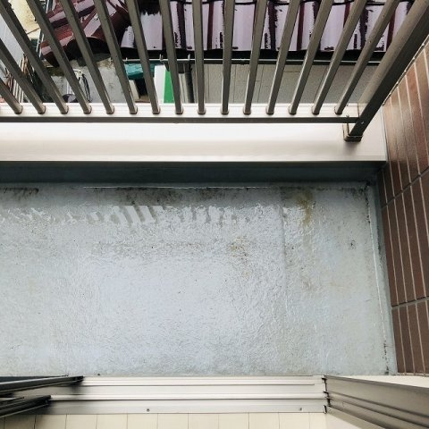 船橋市山手３丁目のアパートのバルコニー
