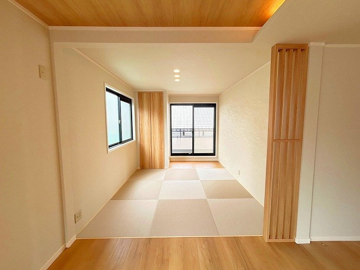 西難波町四丁目戸建の居間・リビング