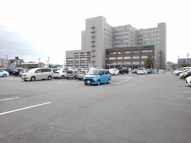 フォレスタ春日のエントランス