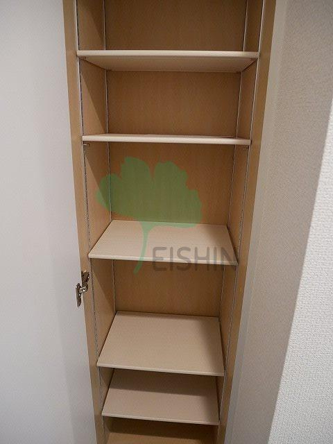 レジデンシャルヒルズ博多駅前2番館の玄関|下駄箱もしっかりついてます！
