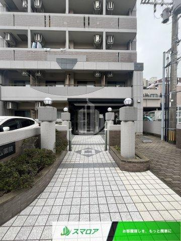 福岡市中央区白金１丁目の賃貸マンションのエントランス