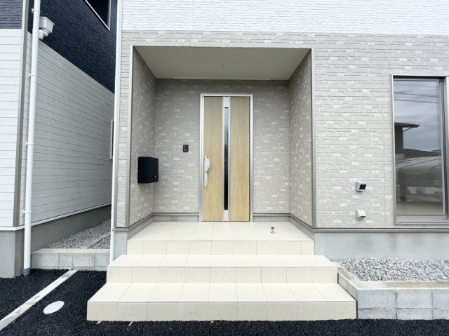 かき道第5　2号棟の玄関