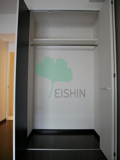 レジデンシャルヒルズ博多駅前2番館の収納|人気のウォークインクローゼットです！