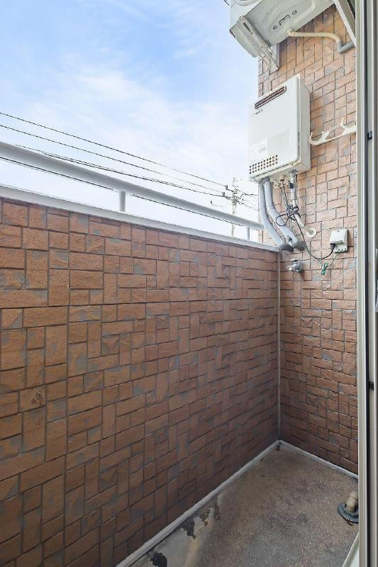 福岡市南区平和２丁目のアパートのバルコニー