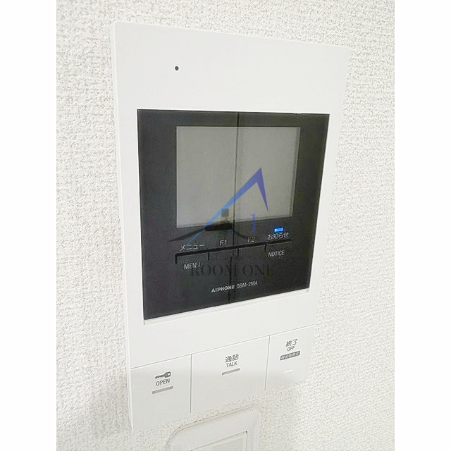 b'CASA金町EASTのセキュリティ|モニター付きインターホンです。