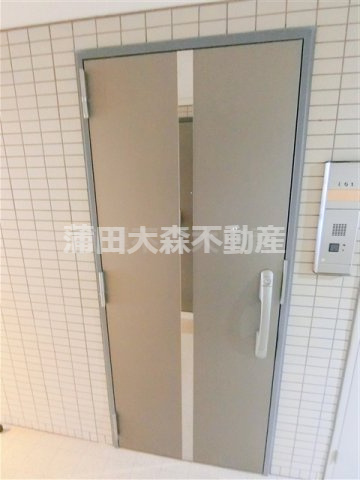 スカイコート蒲田第7の玄関
